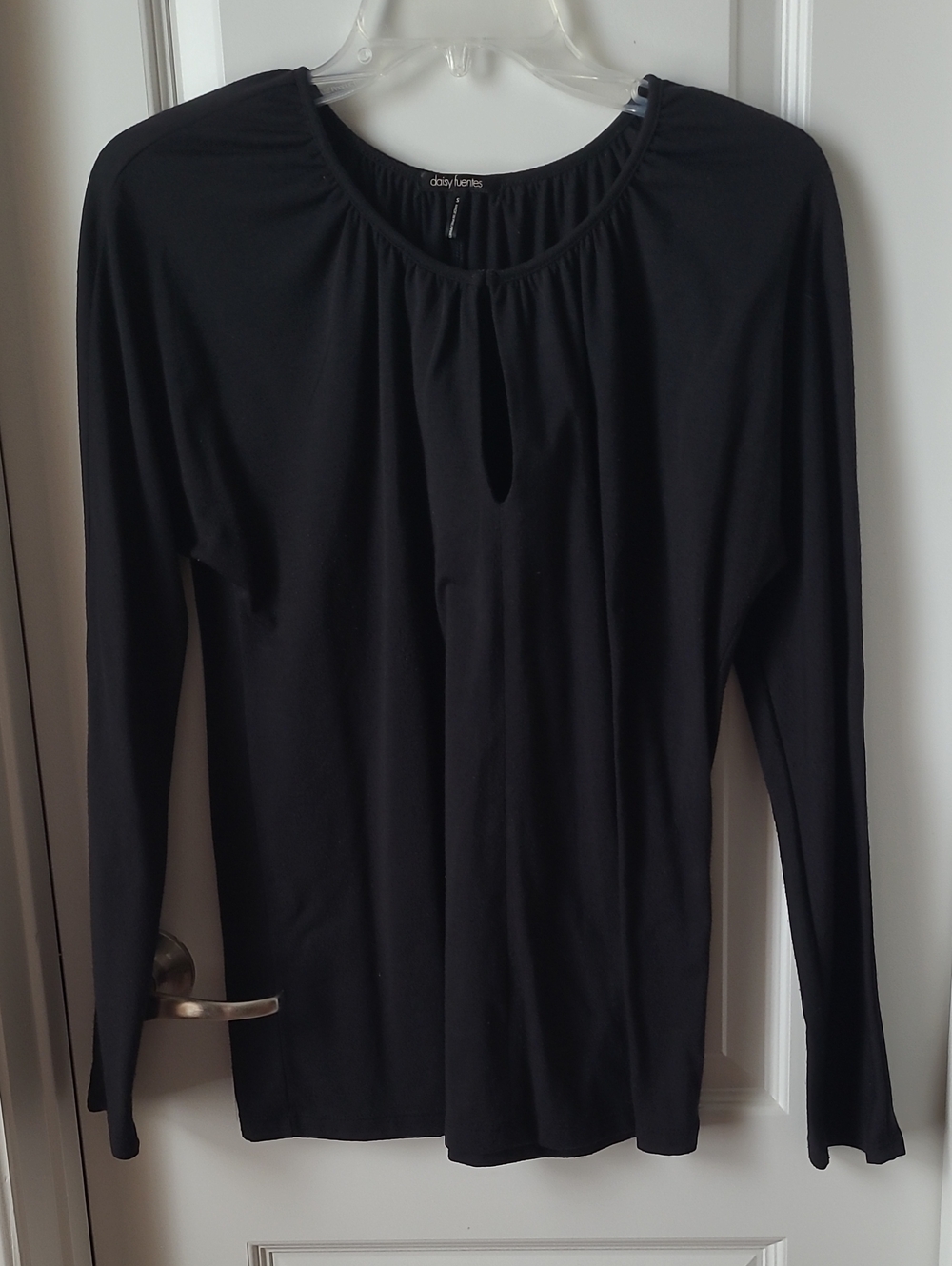 Daisy Fuentes Black Long-Sleeve Keyhole Top